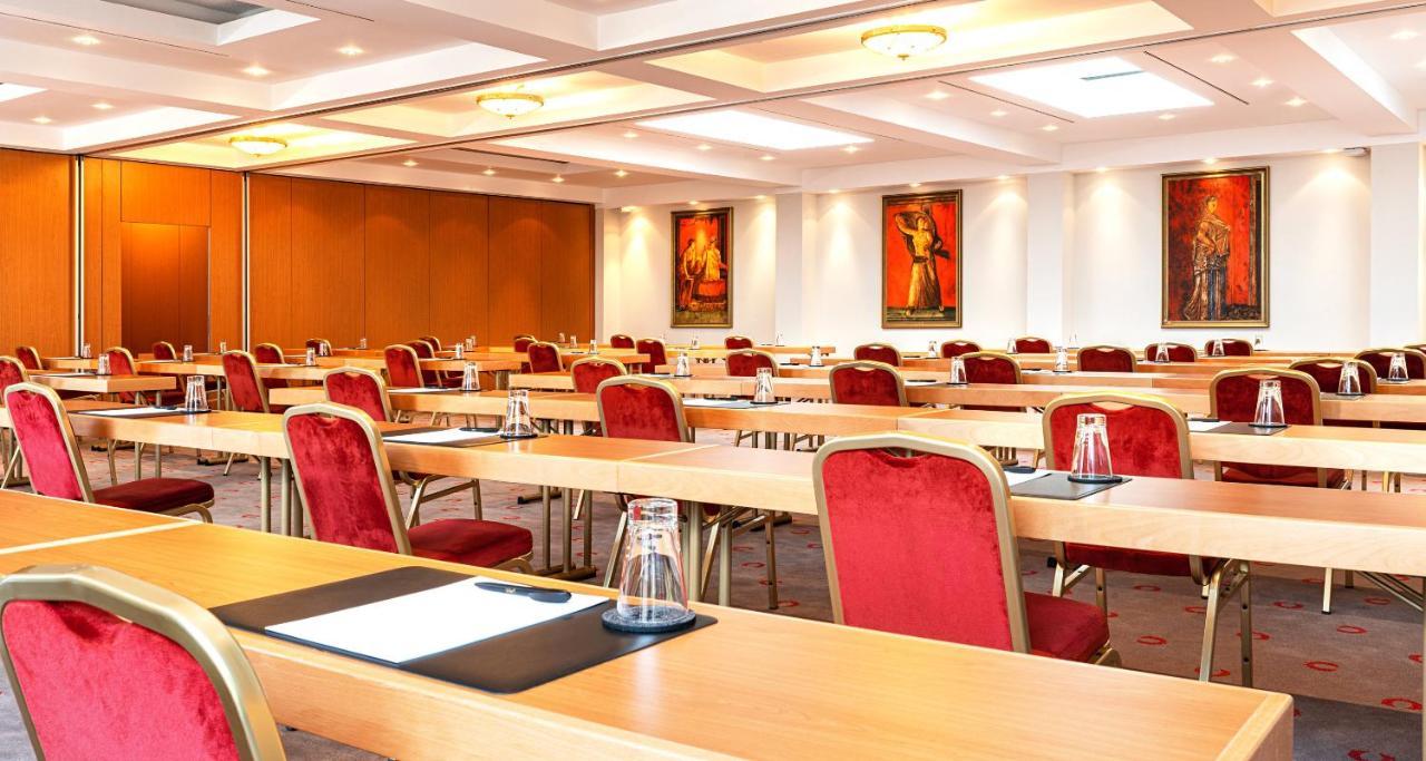 Victor'S Residenz-Hotel Schloss Berg Nennig Eksteriør billede Meeting room