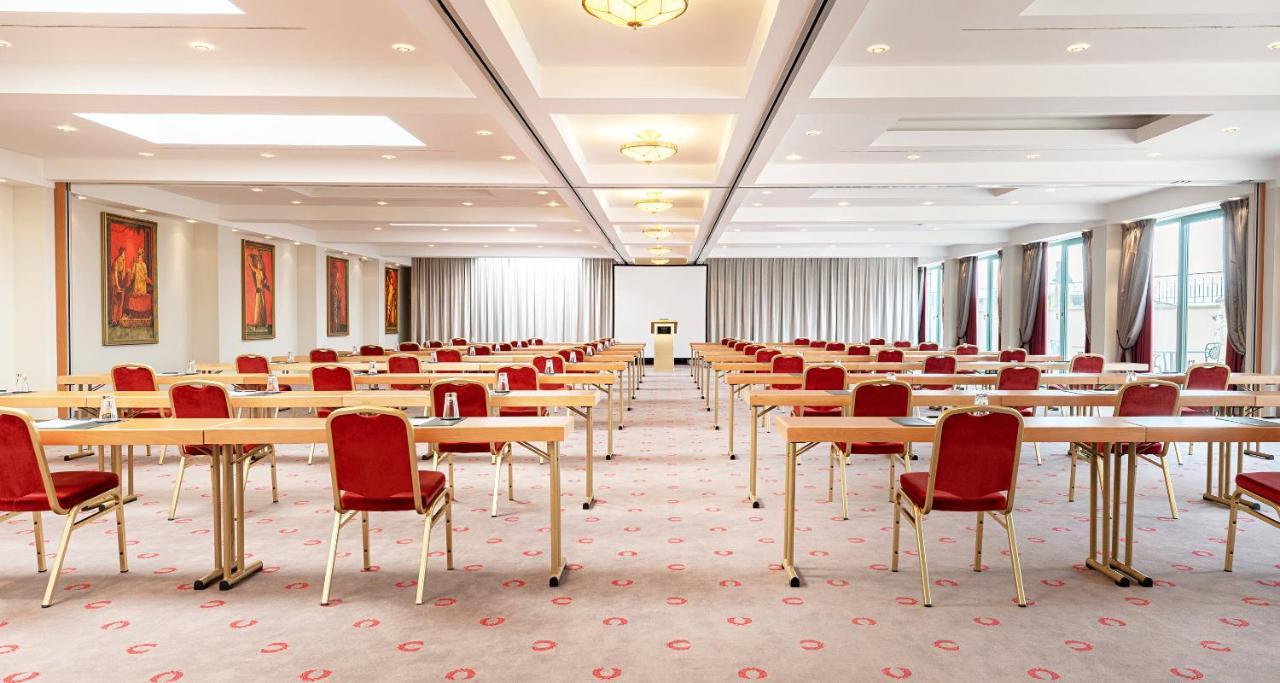 Victor'S Residenz-Hotel Schloss Berg Nennig Eksteriør billede Meeting room