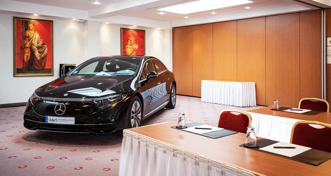 Victor'S Residenz-Hotel Schloss Berg Nennig Eksteriør billede A Mercedes-Benz S-Class in the VIP Lounge at the airport
